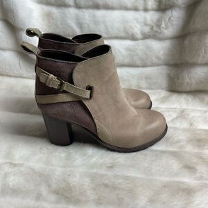 Rebels leather suede two tone khaki and brown ankle boots side buckle EUR SZ39
